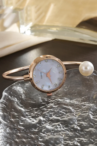 "Luxury Women’s Watches Collection – Elegant & Stylish Timepieces"